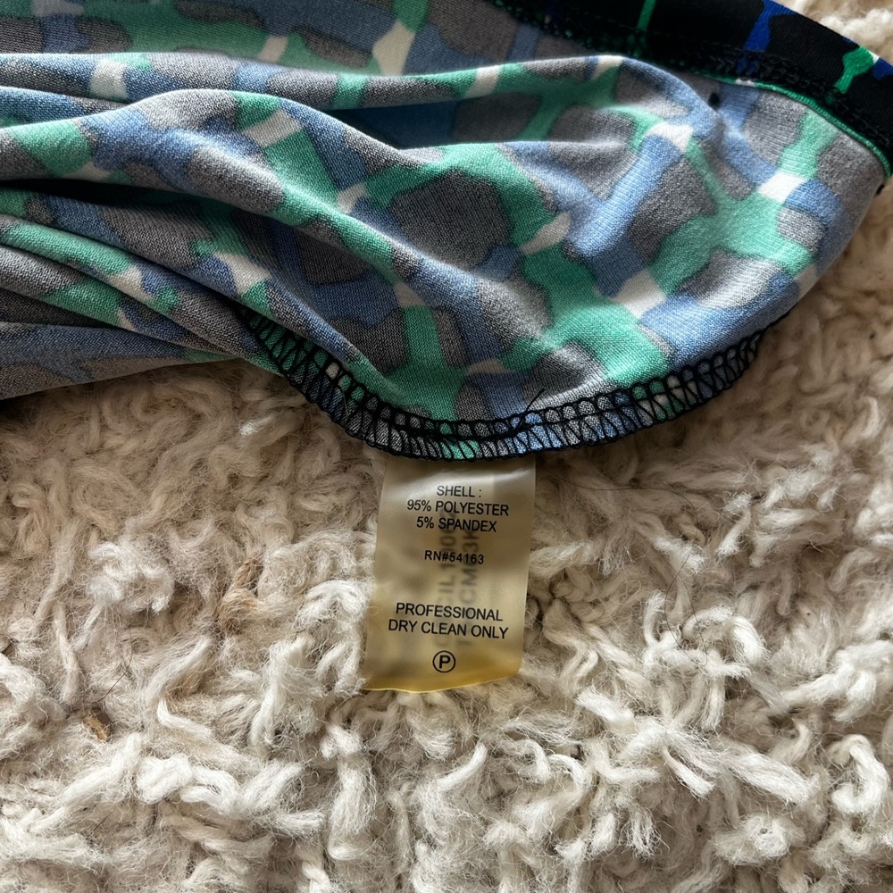 Calvin Klein PL blouse - Picture 4 of 6